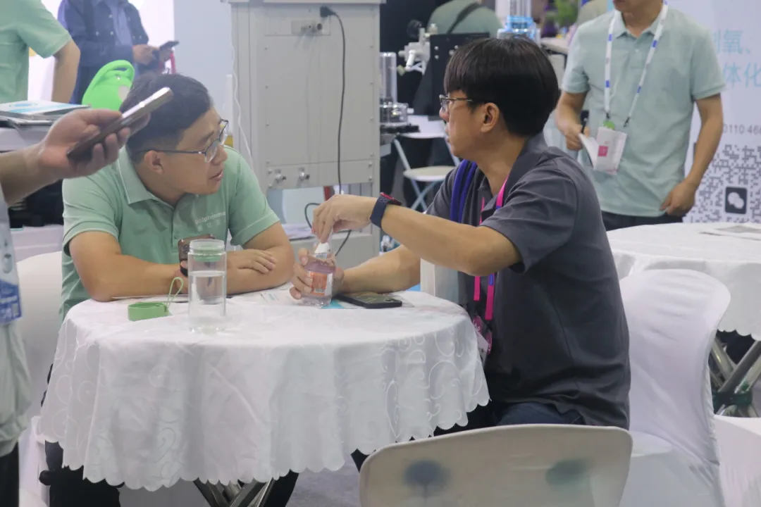 Dolphinmed made a wonderful appearance at the 16th East West Small Animal Clinical Veterinary Conference