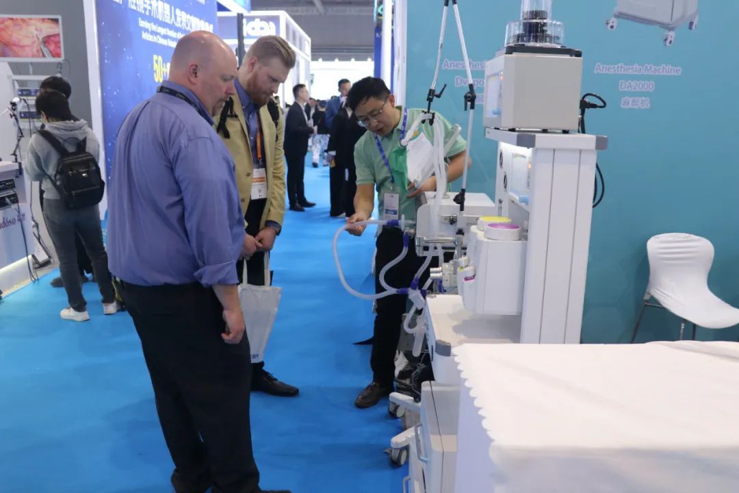 Dolphinmed's Critical Care Ventilator Takes Shanghai International Medical Equipment Exhibition by Storm!